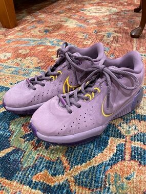 Nike Air Zoom Lavender Basketball Shoes